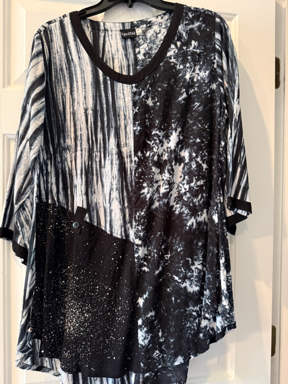 Black & White Printed Asymmetrical Tunic Top